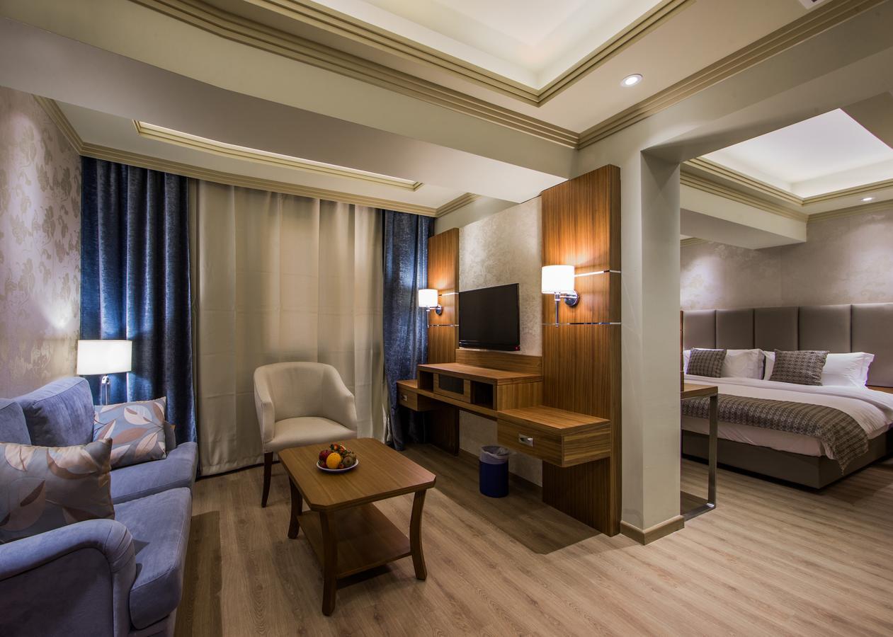Gems Hotel Бейрут Екстериор снимка