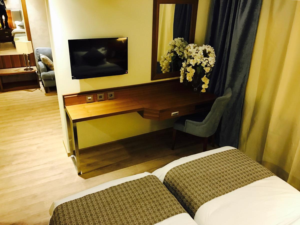 Gems Hotel Бейрут Екстериор снимка