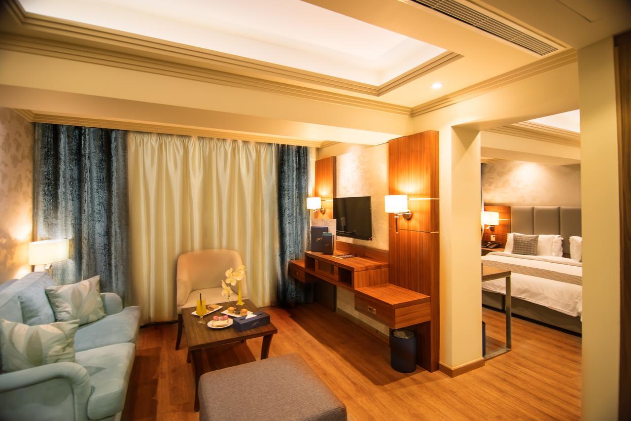 Gems Hotel Бейрут Екстериор снимка