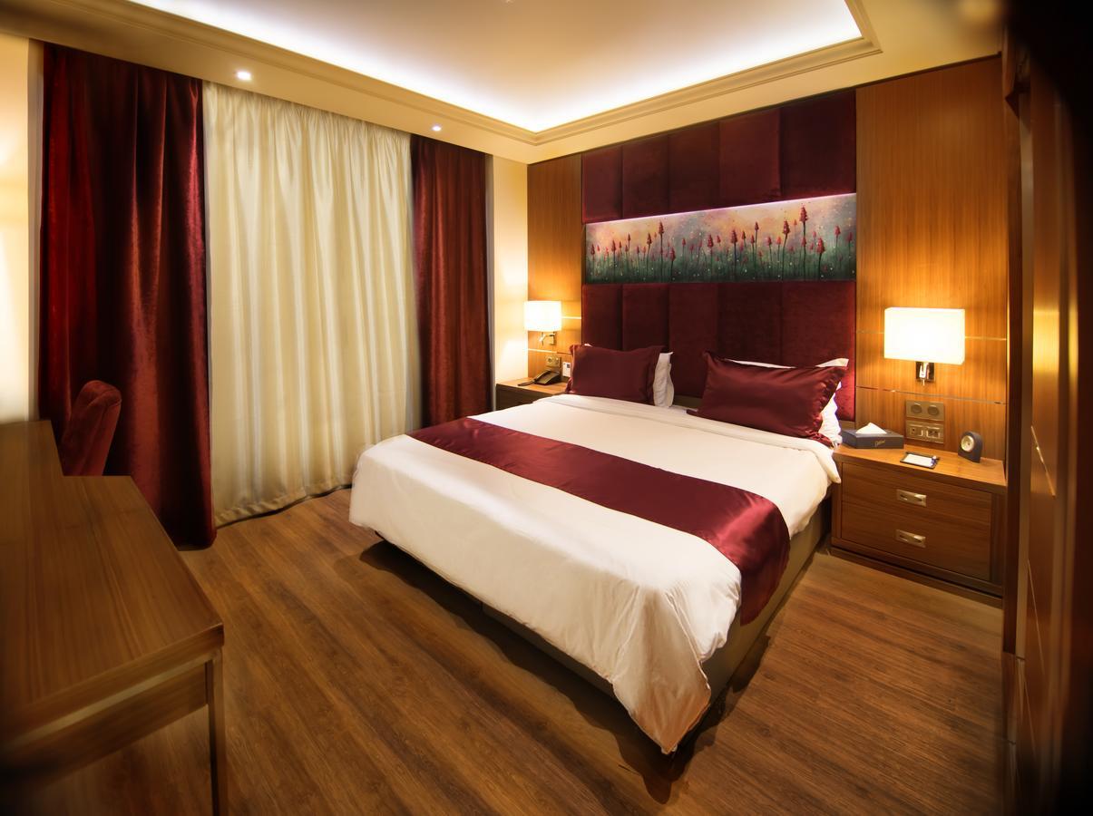 Gems Hotel Бейрут Екстериор снимка