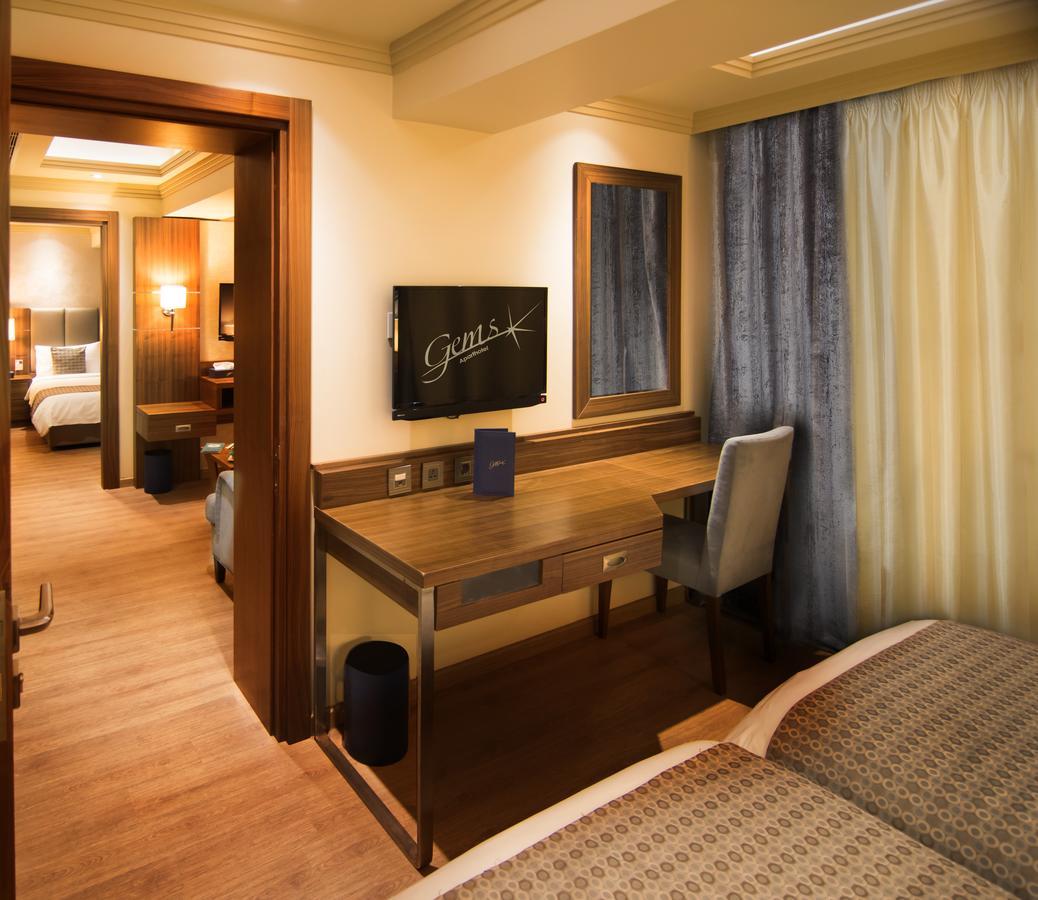 Gems Hotel Бейрут Екстериор снимка