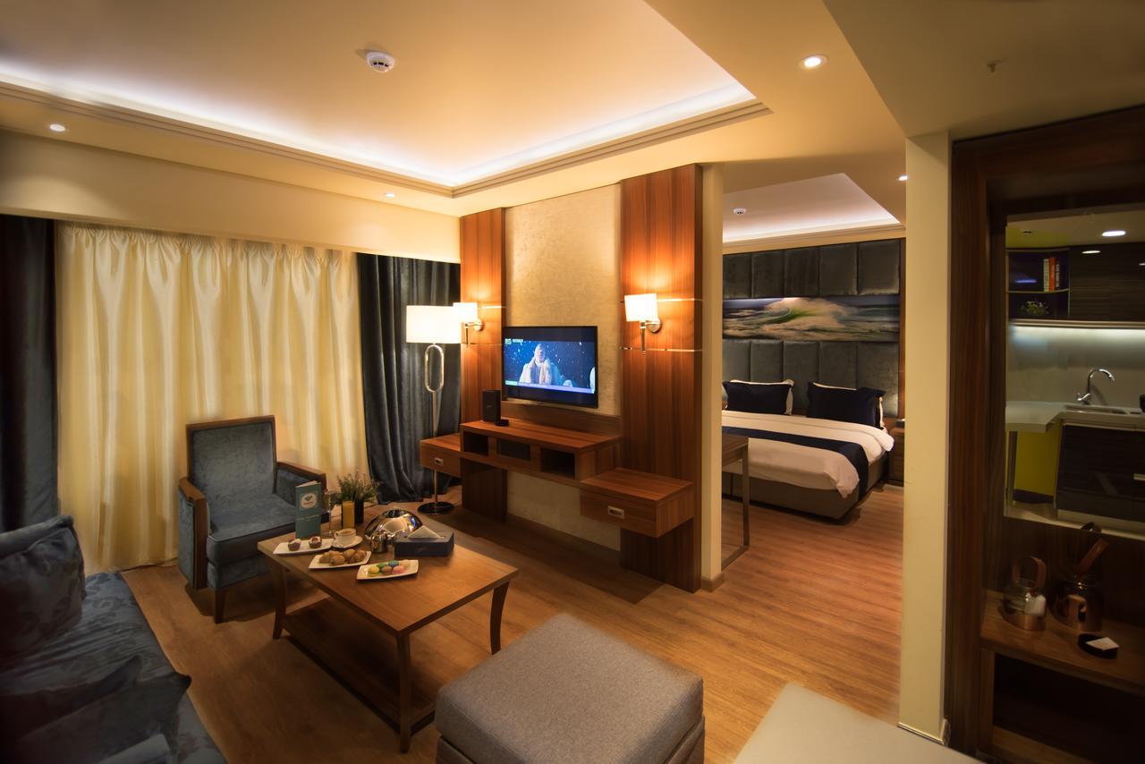 Gems Hotel Бейрут Екстериор снимка
